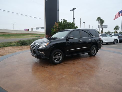 Used 2019 Lexus GX 460 image 5