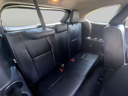 Used 2025 Toyota Highlander XLE FWD image 35