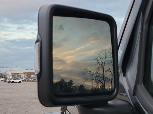 Used 2023 Jeep Gladiator Overland image 10