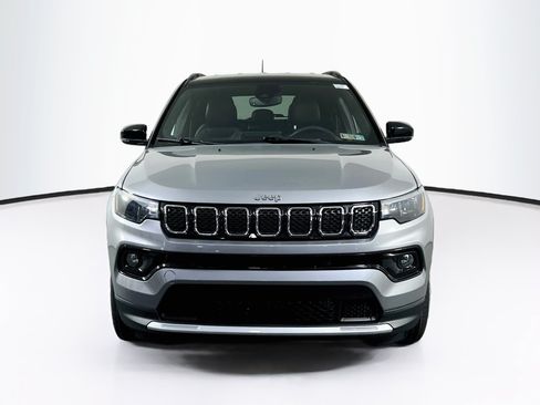 Used 2023 Jeep Compass Limited w/ Elite Group AWD/4WD image 2