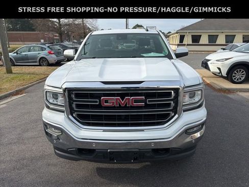 Used 2017 GMC Sierra 1500 SLE w/ SLE Preferred Package image 8