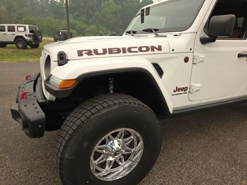 Used 2022 Jeep Gladiator Rubicon w/ LED Lighting Group AWD/4WD image 35