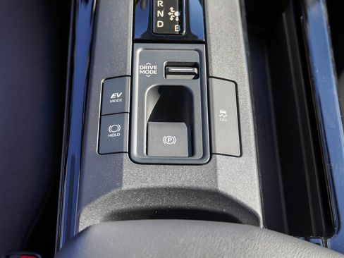 New 2026 Toyota Prius LE image 37