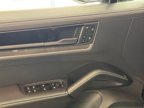 Certified 2025 Porsche Cayenne Turbo AWD/4WD image 14