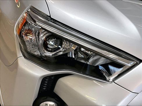 Used 2024 Toyota 4Runner TRD Off-Road image 31