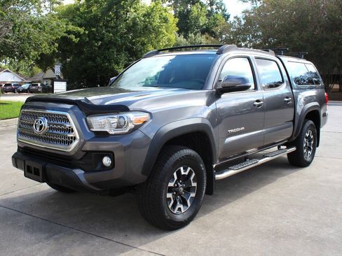 Used 2016 Toyota Tacoma TRD Off-Road w/ Towing Package RWD image 4