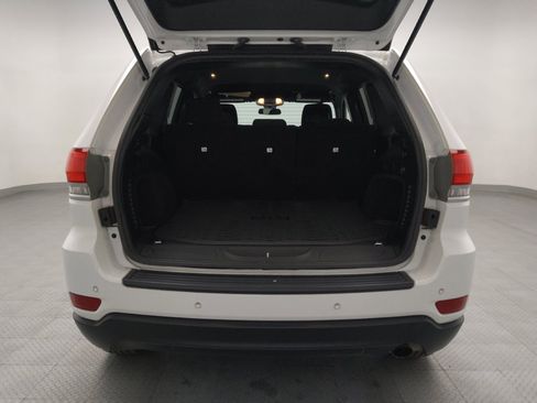 Used 2018 Jeep Grand Cherokee Laredo image 29