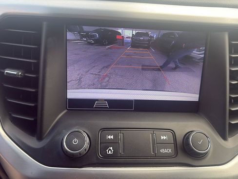 Used 2023 GMC Acadia SLE w/ Elevation Edition FWD image 18