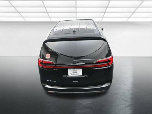 New 2026 Chrysler Pacifica Select image 15