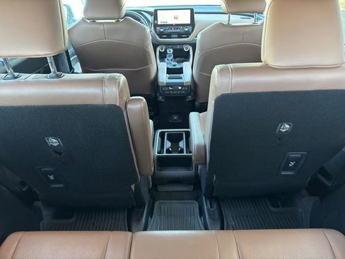 Used 2025 Toyota Grand Highlander AWD image 35
