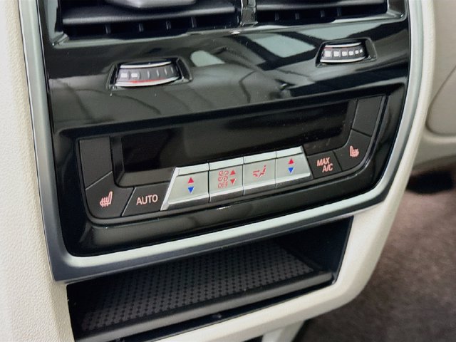 New 2027 BMW X7 xDrive40i AWD/4WD image 26