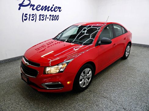 Used 2015 Chevrolet Cruze LS image 1