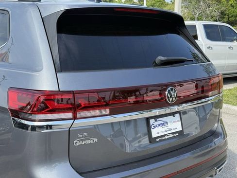 Used 2024 Volkswagen Atlas SE image 11