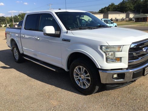 Used 2017 Ford F150 Lariat w/ Equipment Group 501A Mid AWD/4WD image 9