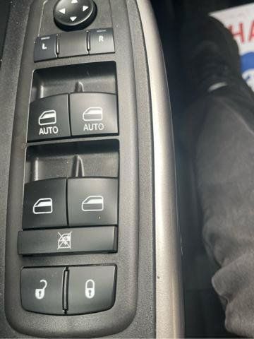 Used 2019 Jeep Cherokee Latitude Plus w/ Cold Weather Group AWD/4WD image 20