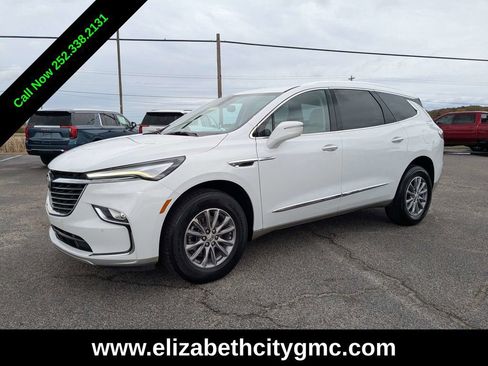 Used 2023 Buick Enclave Essence image 8