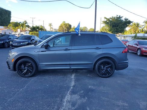 Used 2024 Volkswagen Tiguan SE R-Line FWD image 2