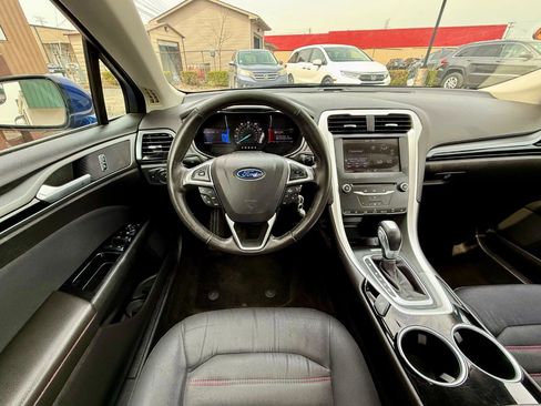 Used 2013 Ford Fusion SE image 16
