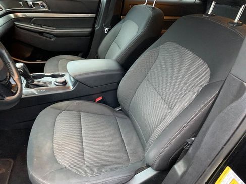 Used 2018 Ford Explorer XLT image 20