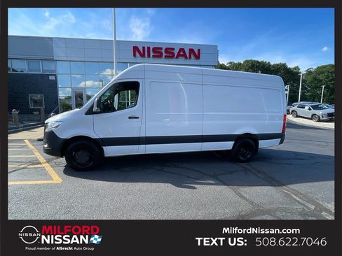Used 2022 Mercedes-Benz Sprinter 3500 image 2