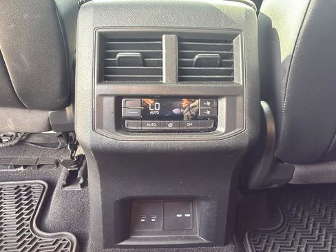 Used 2022 Volkswagen Atlas SE w/ Panoramic Sunroof Package FWD image 26