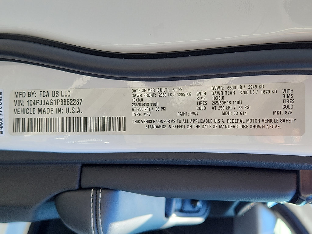 Used 2023 Jeep Grand Cherokee L Laredo w/ Luxury Tech Group I RWD image 28