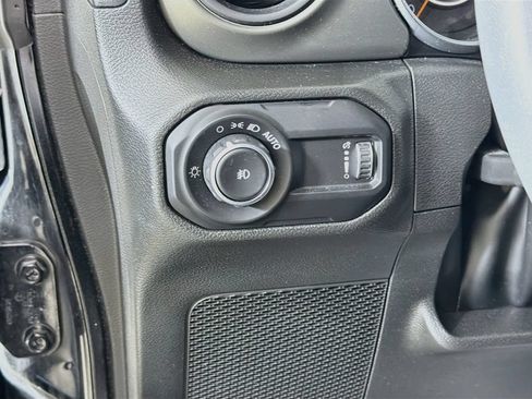 Used 2023 Jeep Wrangler Sport AWD/4WD image 28