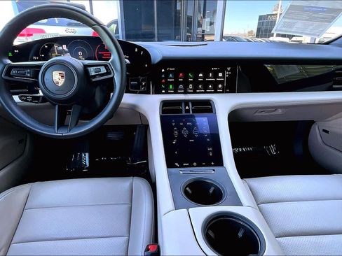 Used 2023 Porsche Taycan image 15