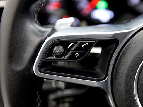 Used 2017 Porsche 911 Carrera 4 image 73