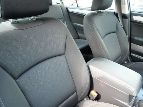 Used 2019 Subaru Legacy 2.5i Premium AWD/4WD image 19