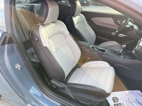 Used 2025 Ford Mustang Premium image 24