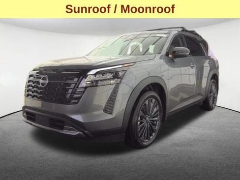 Used 2026 Nissan Pathfinder SL w/ SL Premium Package AWD/4WD image 4