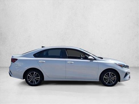 Used 2023 Kia Forte LXS w/ LXS Technology Package FWD image 4