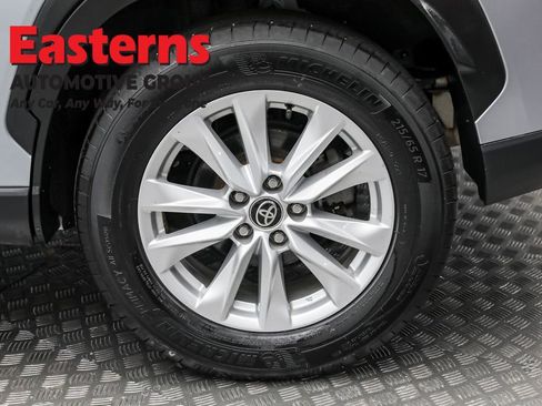 Used 2023 Toyota Corolla Cross LE image 8