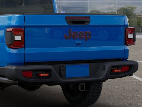 New 2025 Jeep Gladiator Rubicon AWD/4WD image 13