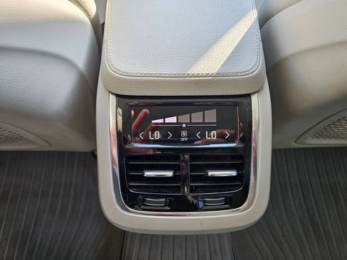 Used 2016 Volvo XC90 T6 Momentum AWD/4WD image 11