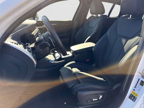 Used 2022 BMW X4 M40i w/ Premium Package image 10