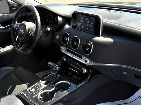 Used 2019 Kia Stinger RWD image 43