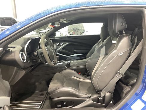 Used 2023 Chevrolet Camaro SS RWD image 8