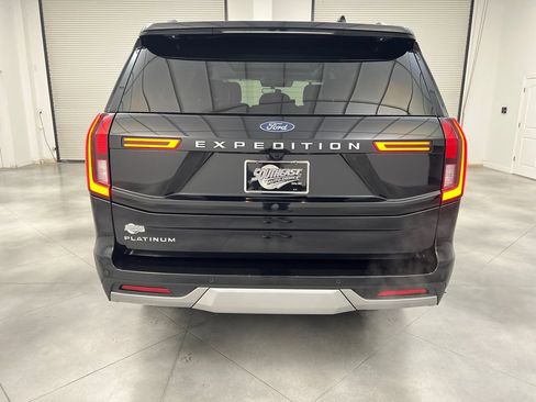 Used 2025 Ford Expedition Platinum AWD/4WD image 8