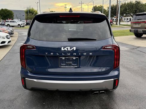 Used 2025 Kia Telluride S FWD image 4