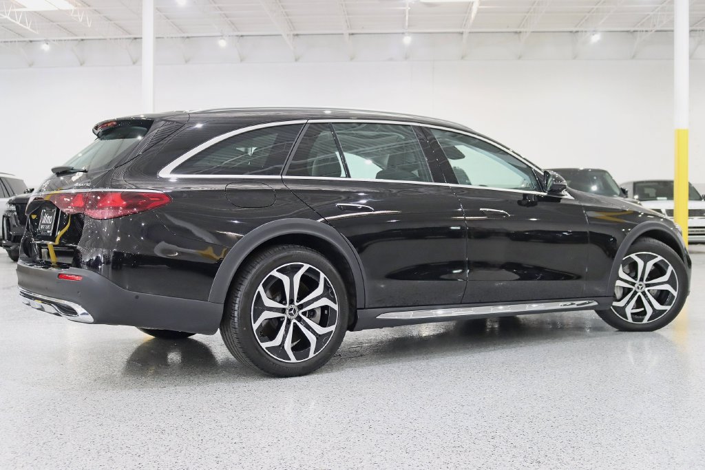 Used 2025 Mercedes-Benz E 450 4MATIC All-Terrain Wagon w/ Leather Package image 9
