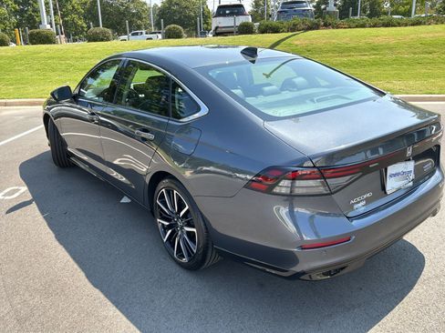 Used 2023 Honda Accord Touring image 8