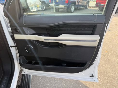 Used 2018 Ford Expedition Platinum image 37