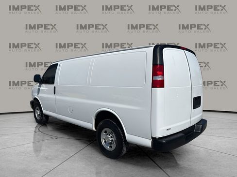 Used 2021 Chevrolet Express 2500 w/ Driver Convenience Package RWD image 3