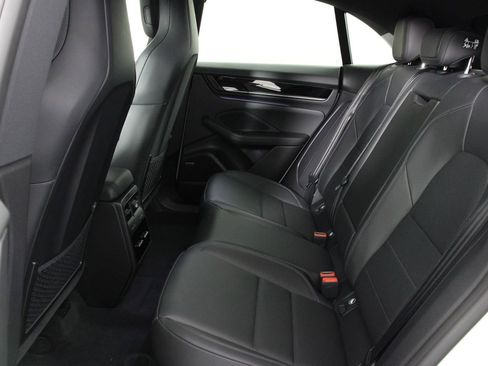 New 2026 Porsche Macan 4 Electric image 18