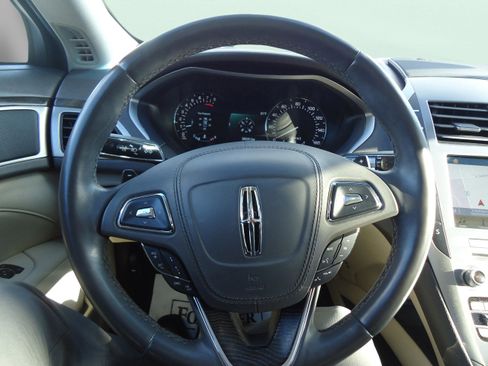 Used 2018 Lincoln MKZ Select w/ Technology Package image 13
