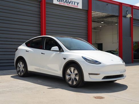 Used 2023 Tesla Model Y Long Range image 5