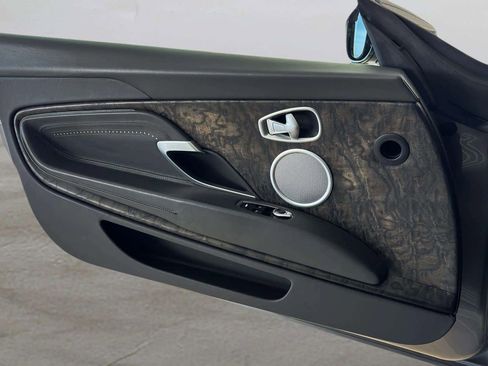 Used 2022 Aston Martin DB11 Coupe RWD image 20