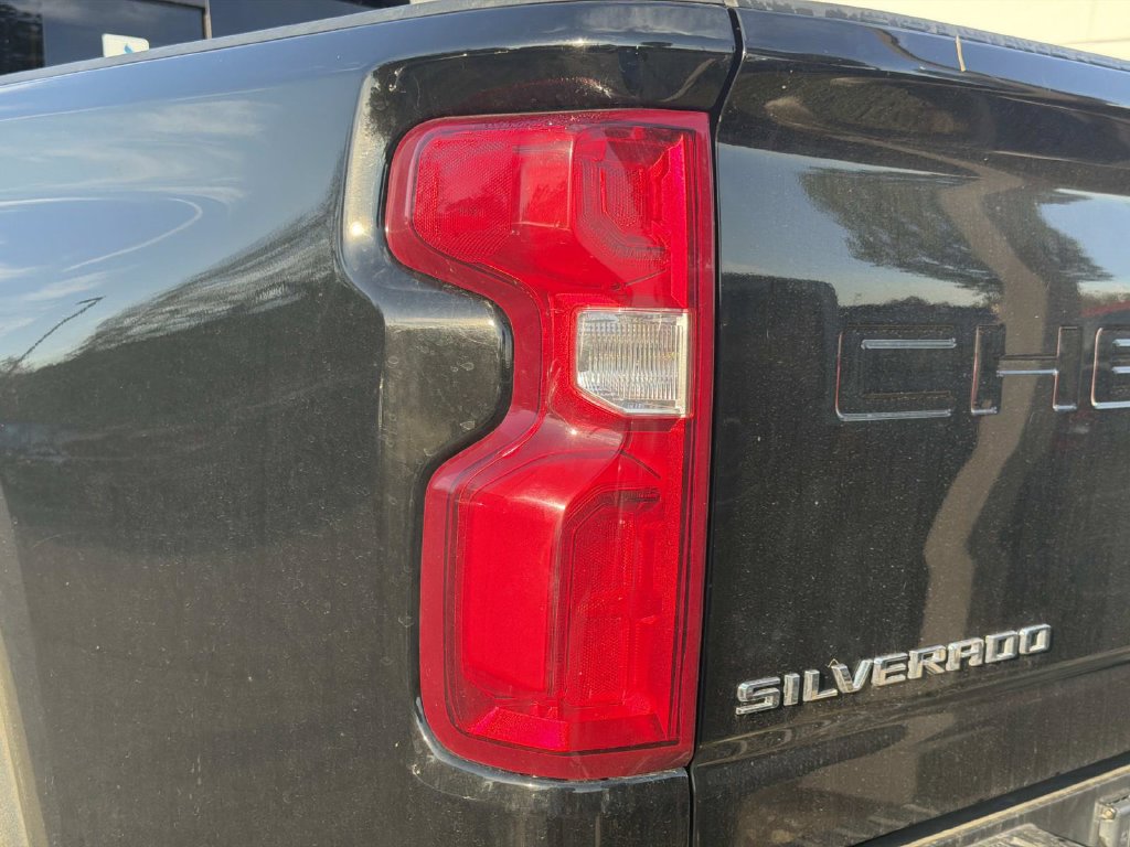 Used 2024 Chevrolet Silverado 2500 ZR2 w/ Technology Package AWD/4WD image 6